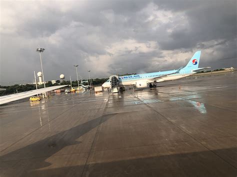 김포공항 제주도 비행기값, 바다의 노래를 타고 날아가는 꿈의 가격