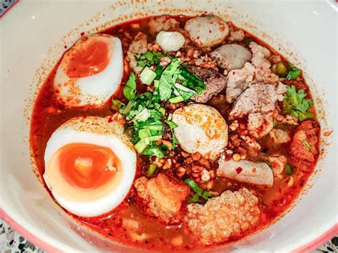  ก๋วยเตี๋ยวเนื้อย่าง Fuxin: คำถามที่ว่า ร้อนระอุ หรือ เย็นเยือก ก็ยังไม่สามารถดับความหิวโหยจากชามนี้ได้