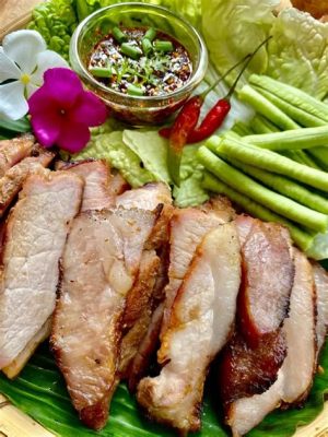  แป๊ะซี่หมูย่างทอดกรอบสูตรต้นตำรับ!  อาหารขึ้นชื่อของเชินจิ้ว ที่ผสมผสานความหอมนุ่มละลายในปากกับรสชาติที่เข้มข้นอย่างลงตัว