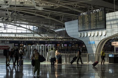 포르투 공항, 그곳에서 시작된 시간의 역설